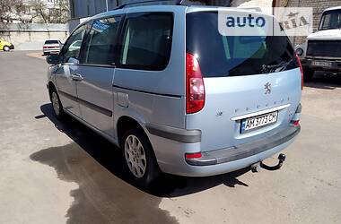 Минивэн Peugeot 807 2004 в 