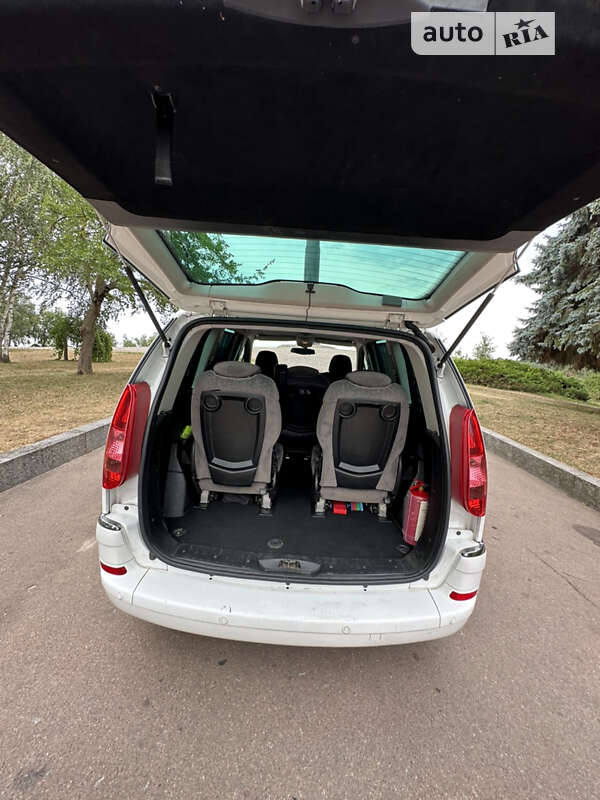 Минивэн Peugeot 807 2011 в Житомире