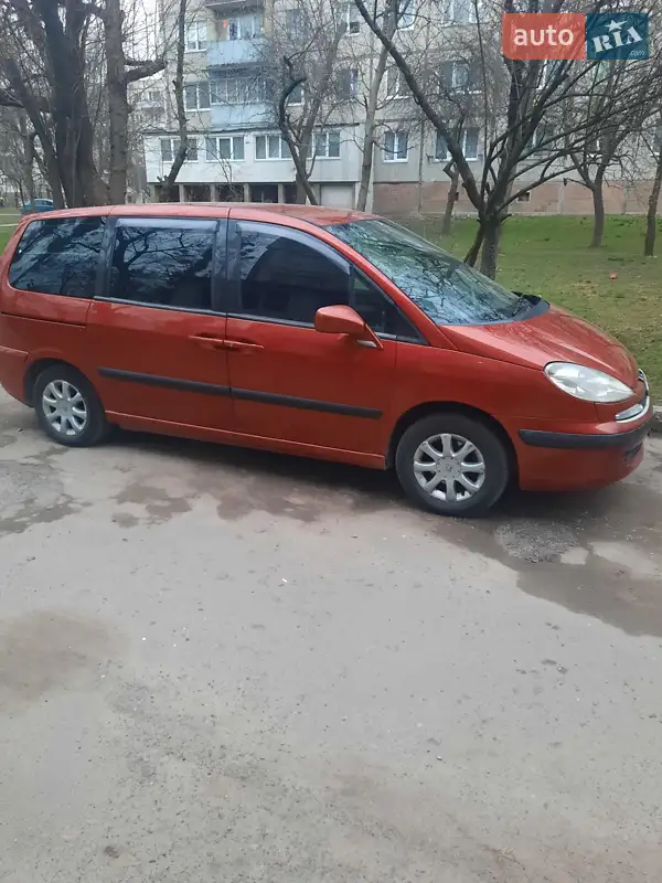 Peugeot 807 2004