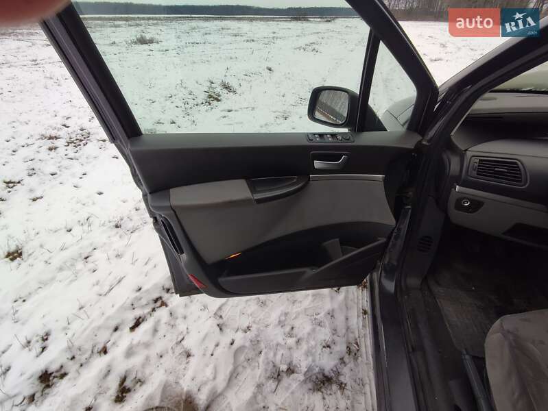 Мінівен Peugeot 807 2005 в Гнівані