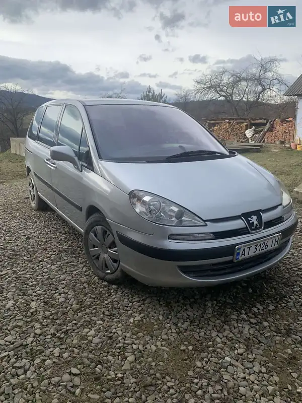 Peugeot 807 2004