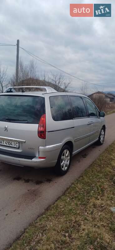 Минивэн Peugeot 807 2009 в Долине