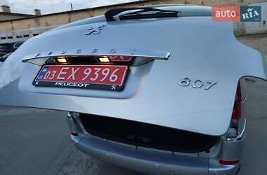 Минивэн Peugeot 807 2011 в 