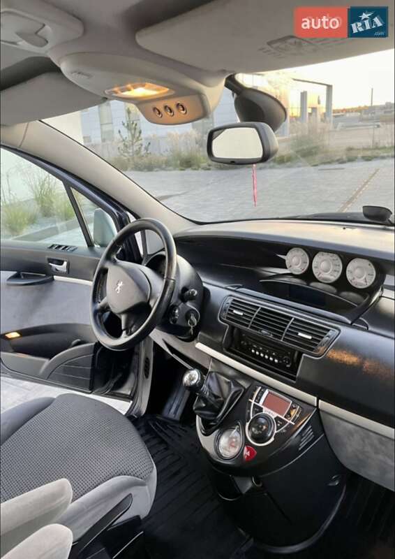 Мінівен Peugeot 807 2009 в Нововолинську