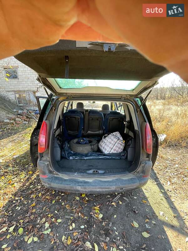 Минивэн Peugeot 807 2004 в Новониколаевке