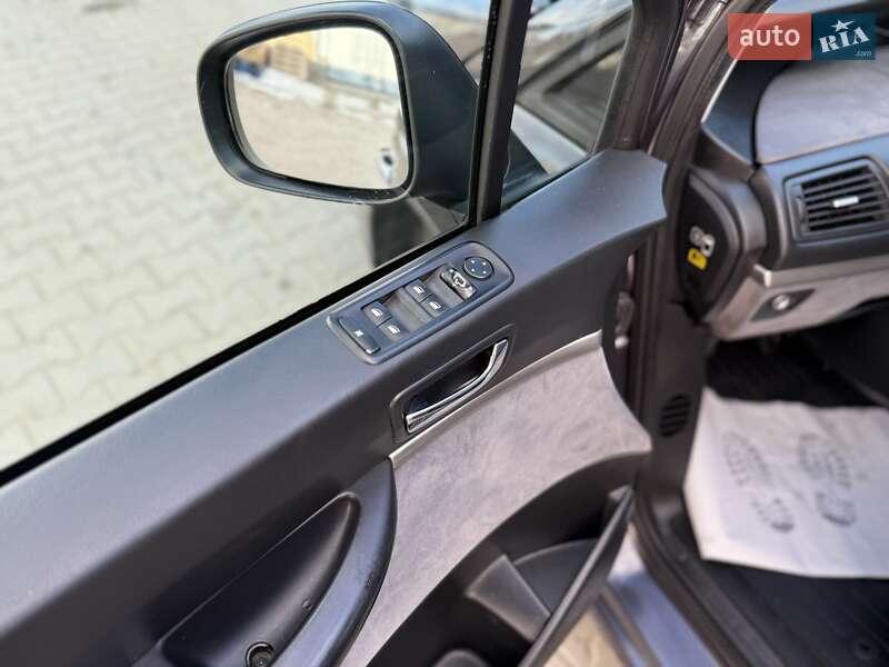 Мінівен Peugeot 807 2010 в Дрогобичі