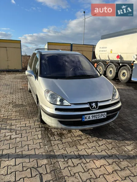 Peugeot 807 2004