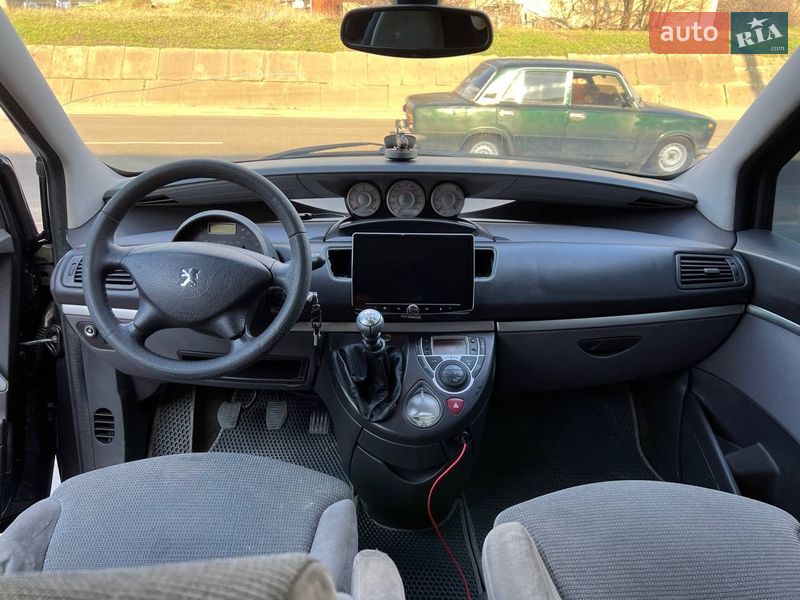 Минивэн Peugeot 807 2006 в Березовке