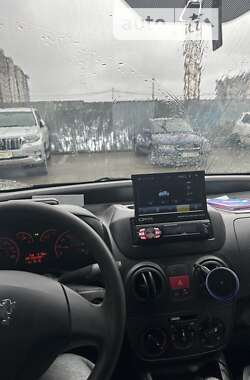 Вантажний фургон Peugeot Bipper 2013 в Києві