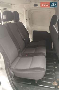 Грузопассажирский фургон Peugeot Bipper 2012 в  фото 3 Грузопассажирский фургон Peugeot Bipper 2012 в