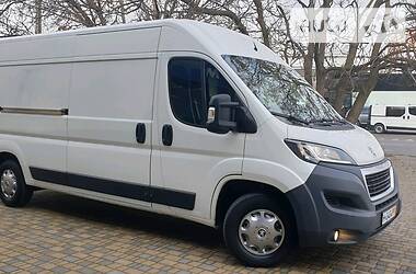 Вантажопасажирський фургон Peugeot Boxer 2015 в Одесі