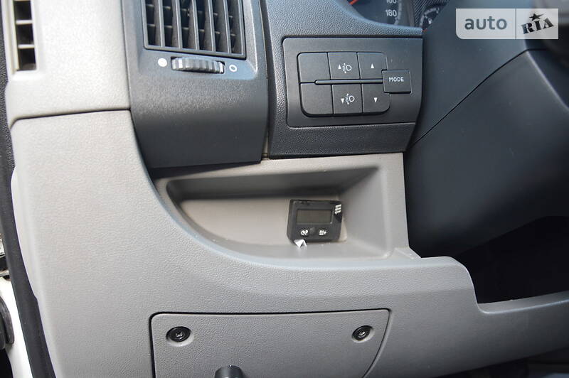 Вантажопасажирський фургон Peugeot Boxer 2008 в Сторожинці