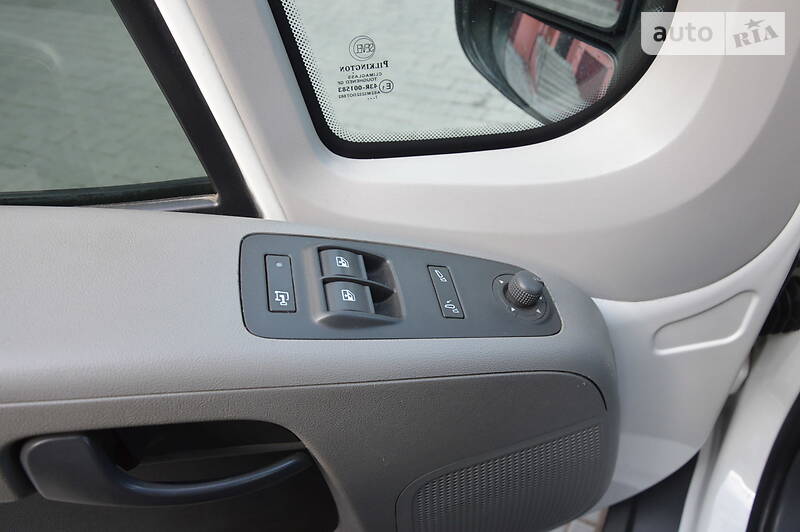 Вантажопасажирський фургон Peugeot Boxer 2008 в Сторожинці