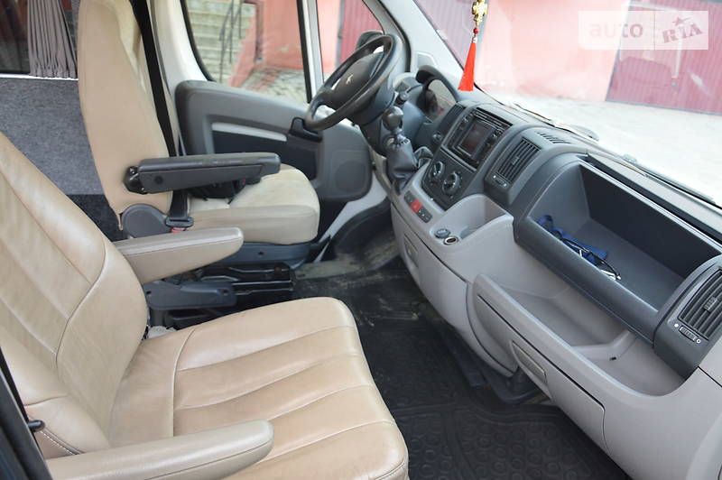 Вантажопасажирський фургон Peugeot Boxer 2008 в Сторожинці