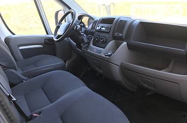 Вантажопасажирський фургон Peugeot Boxer 2008 в 