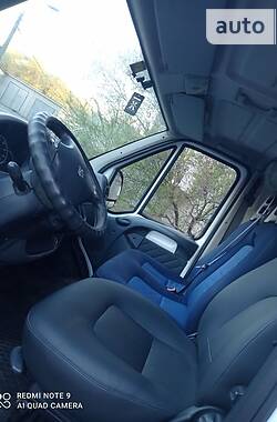 Вантажний фургон Peugeot Boxer 2004 в 