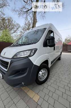 Вантажний фургон Peugeot Boxer 2015 в Тернополі