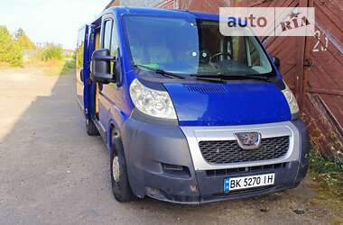 Вантажопасажирський фургон Peugeot Boxer 2007 в Рівному