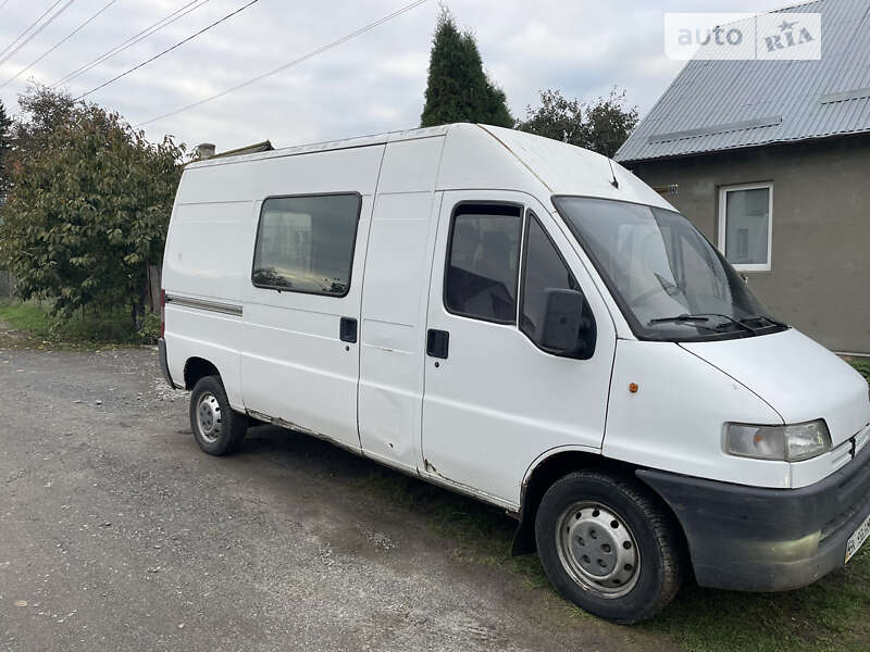 Грузопассажирский фургон Peugeot Boxer 1995 в Ровно