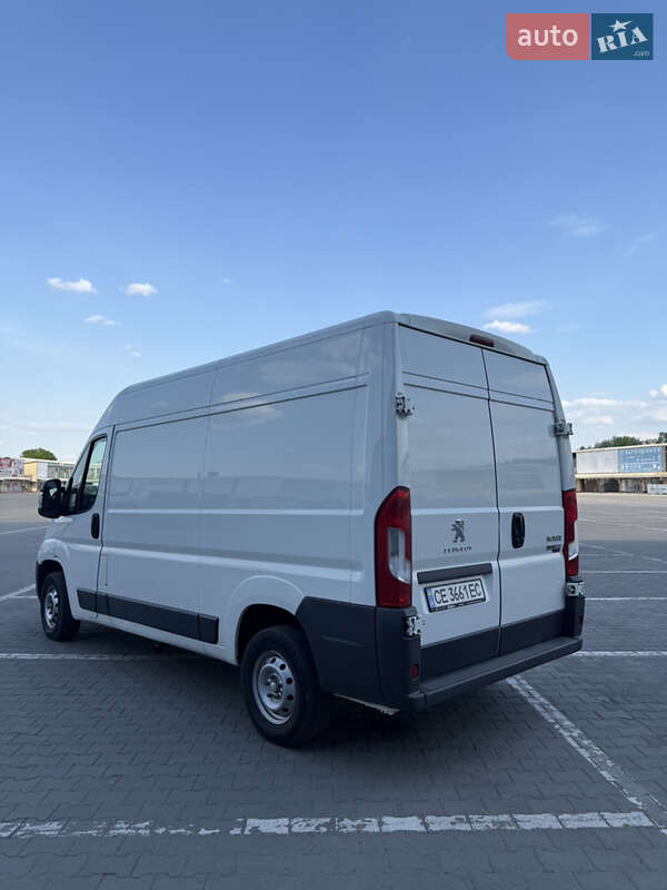 Вантажний фургон Peugeot Boxer 2017 в Чернівцях