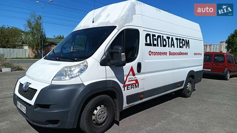Вантажний фургон Peugeot Boxer 2013 в 