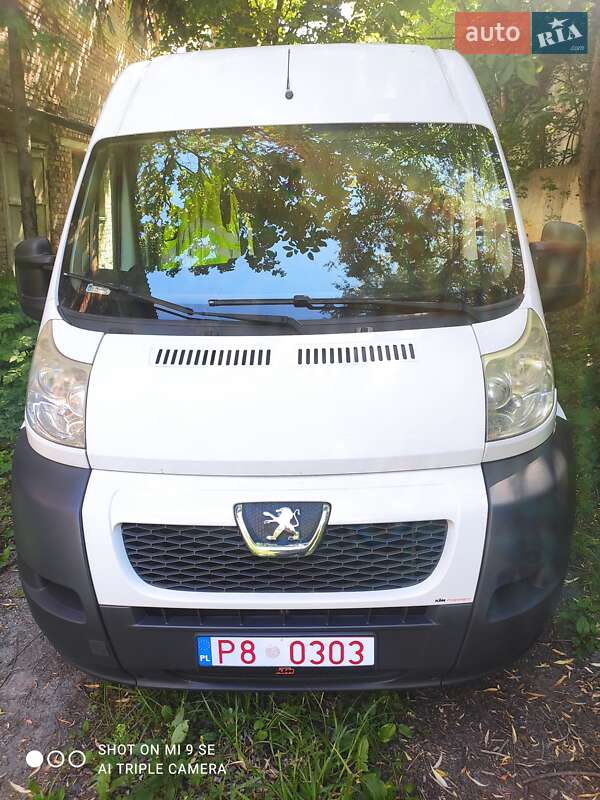 Грузовой фургон Peugeot Boxer 2012 в 