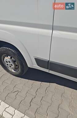 Грузовой фургон Peugeot Boxer 2012 в 