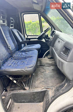 Грузовой фургон Peugeot Boxer 2000 в 