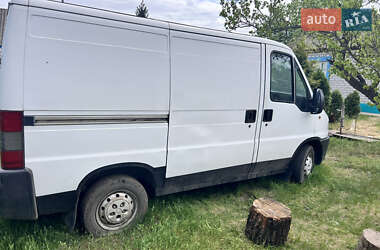 Грузовой фургон Peugeot Boxer 2000 в 