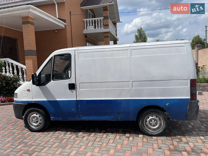 Вантажний фургон Peugeot Boxer 1995 в Жмеринці