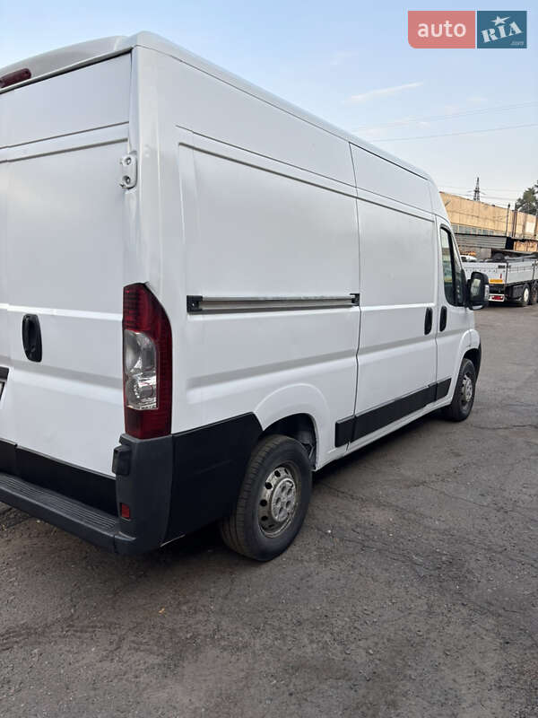 Вантажний фургон Peugeot Boxer 2011 в Києві