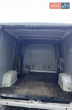 Грузовой фургон Peugeot Boxer 2000 в 