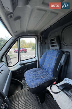 Грузовой фургон Peugeot Boxer 2000 в 