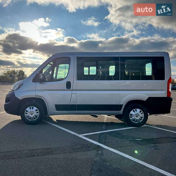 Вантажопасажирський фургон Peugeot Boxer 2019 в Києві