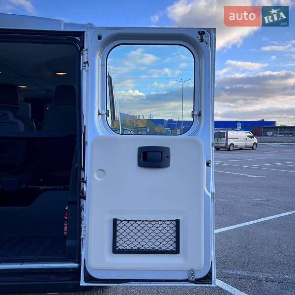 Вантажопасажирський фургон Peugeot Boxer 2019 в Києві