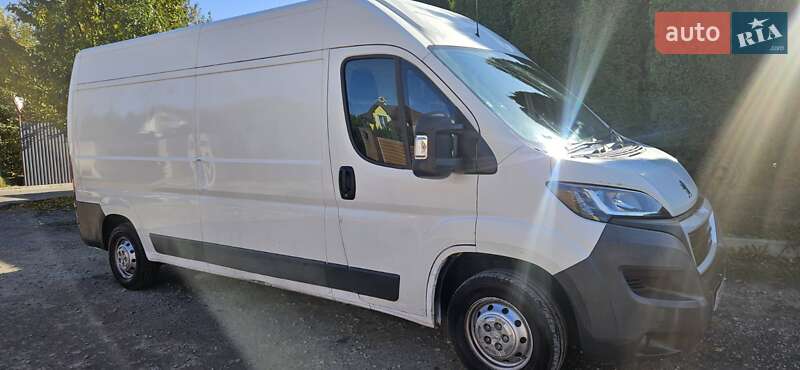 Грузовой фургон Peugeot Boxer 2015 в Самборе