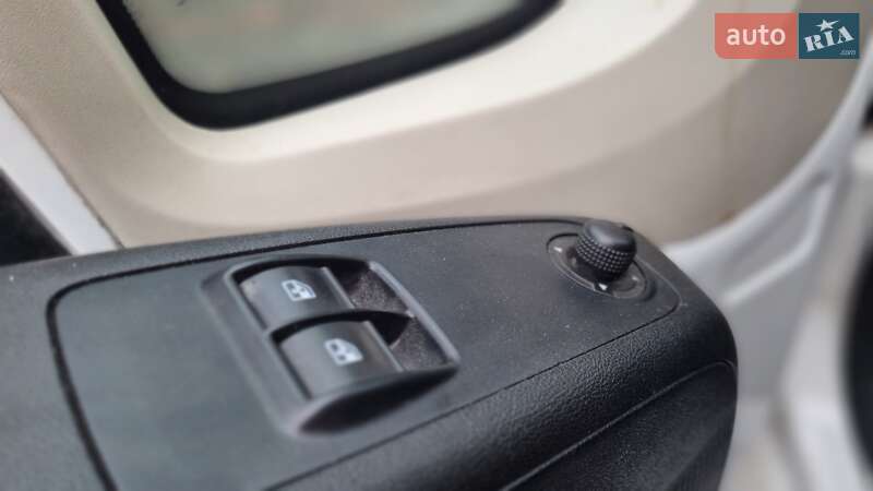 Вантажний фургон Peugeot Boxer 2012 в Самборі