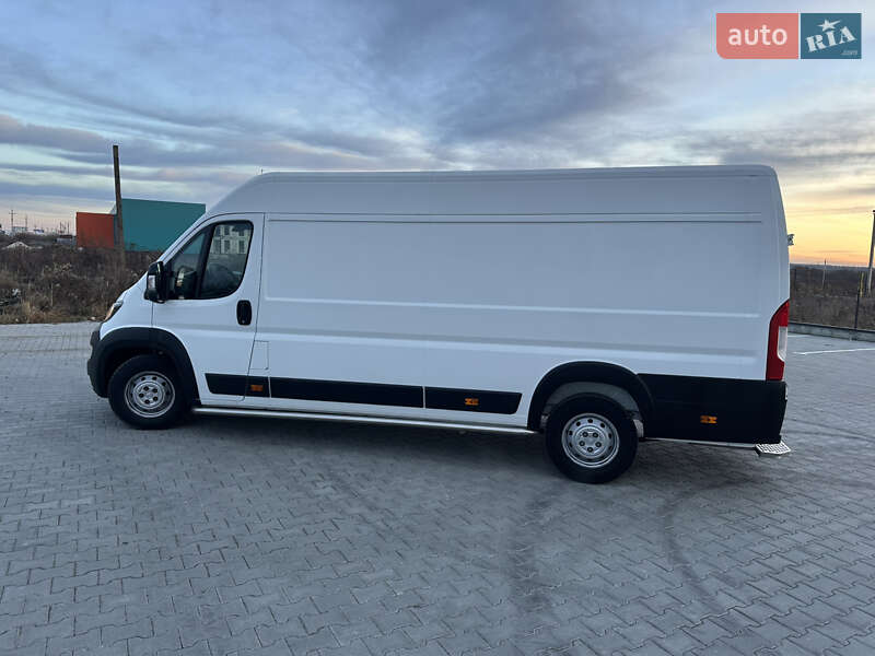 Вантажний фургон Peugeot Boxer 2020 в Львові