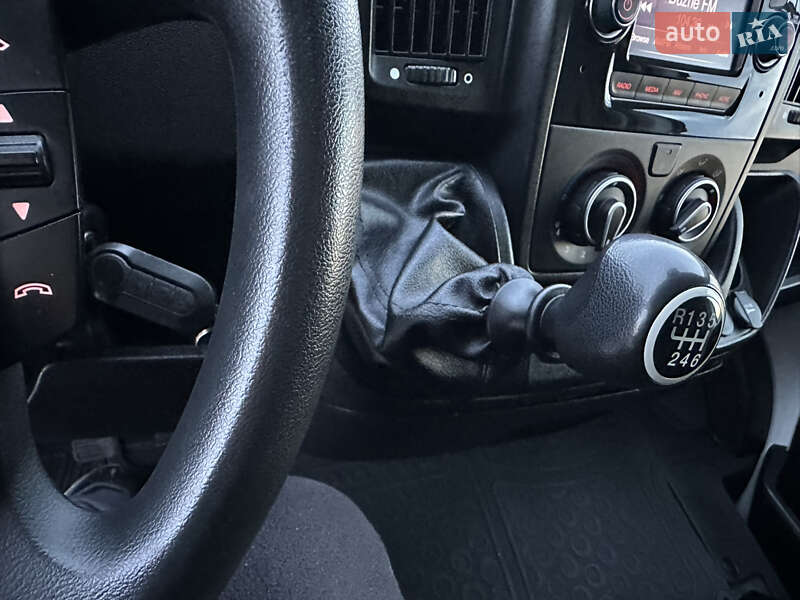 Вантажний фургон Peugeot Boxer 2020 в Львові