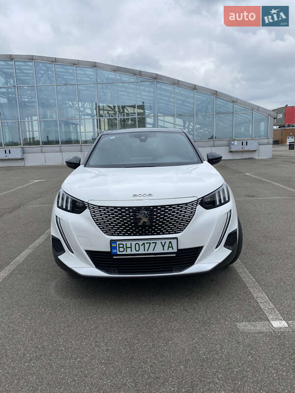 Позашляховик / Кросовер Peugeot e-2008 2020 в Умані