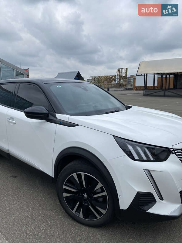 Позашляховик / Кросовер Peugeot e-2008 2020 в Умані