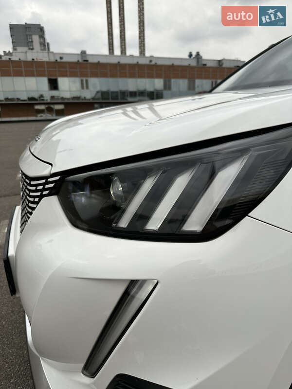 Позашляховик / Кросовер Peugeot e-2008 2020 в Умані