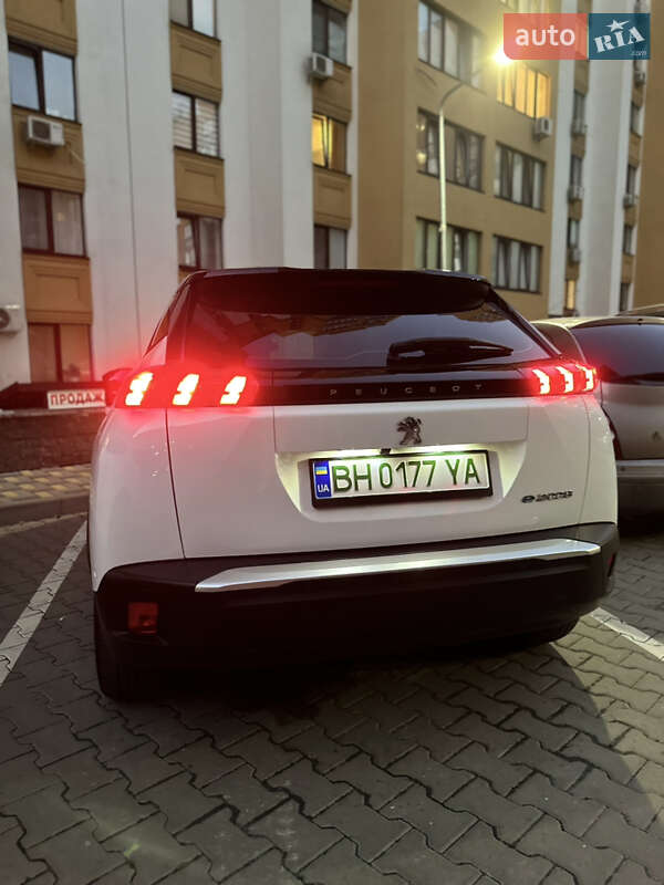 Позашляховик / Кросовер Peugeot e-2008 2020 в Умані