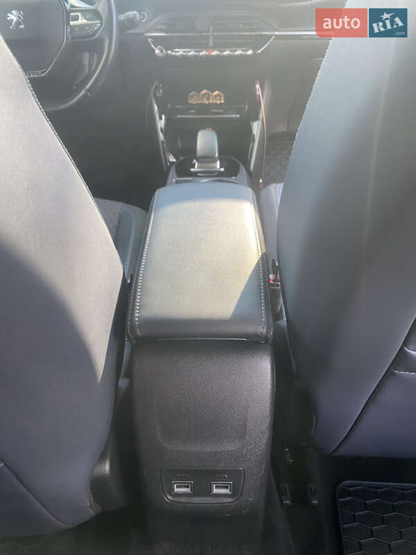 Позашляховик / Кросовер Peugeot e-2008 2020 в Вінниці