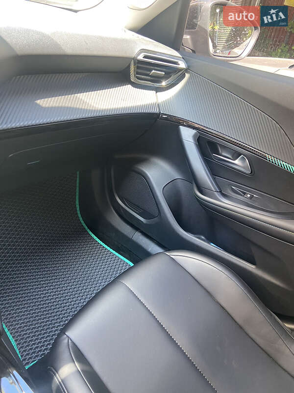 Внедорожник / Кроссовер Peugeot e-2008 2020 в Одессе