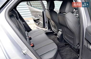 Внедорожник / Кроссовер Peugeot e-2008 2023 в 