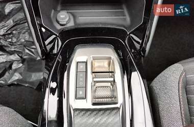 Позашляховик / Кросовер Peugeot e-2008 2022 в 