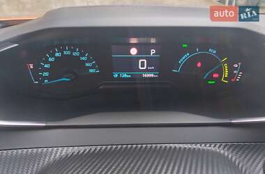 Позашляховик / Кросовер Peugeot e-2008 2022 в 