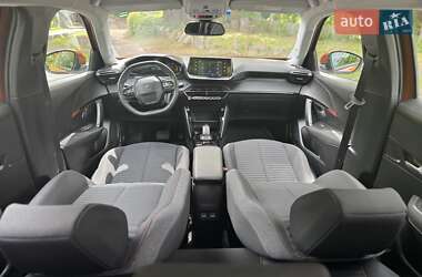 Позашляховик / Кросовер Peugeot e-2008 2021 в 