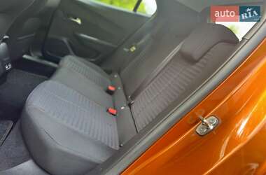 Позашляховик / Кросовер Peugeot e-2008 2021 в 